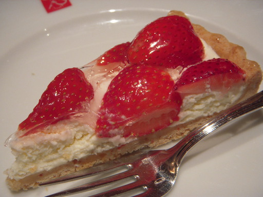 苺のチーズタルト