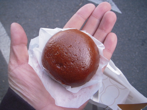 蒸したて黒糖饅頭