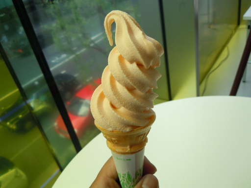 夕張メロンソフトクリーム