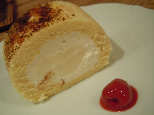 たまごのロールケーキ
