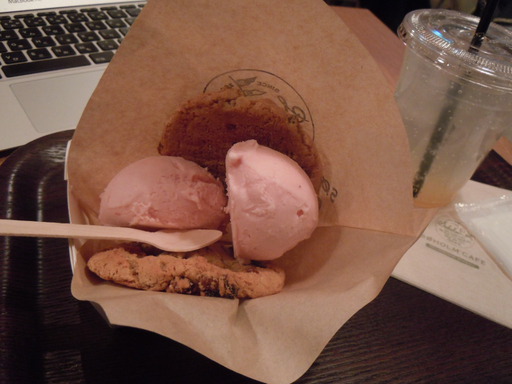 クッキーバーガー