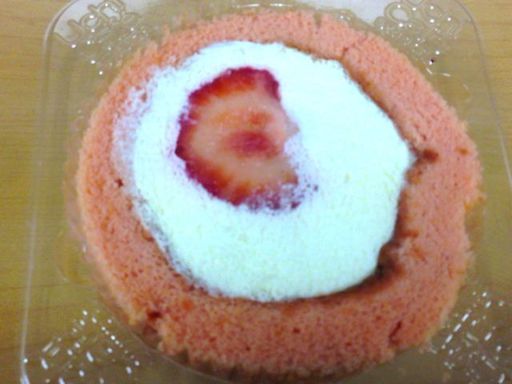 プレミアムいちごのロールケーキ