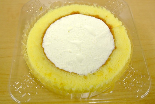 プレミアムレアチーズロールケーキ