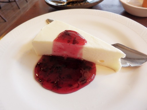 サワークリームとクリームチーズのレアタイプ 自家製チーズケーキ