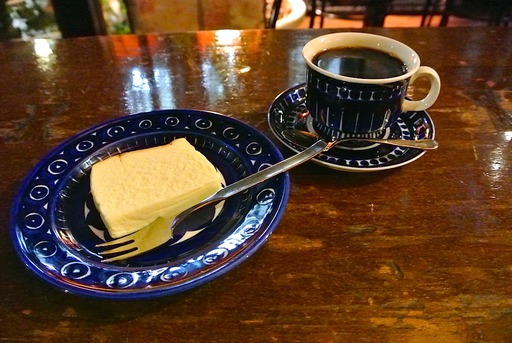 自家製レアチーズケーキ