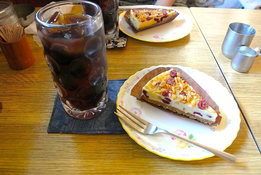 チーズケーキとアイスコーヒー