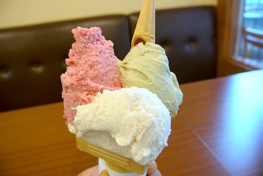 鈴カステラ、ピスタチオ、やまもも