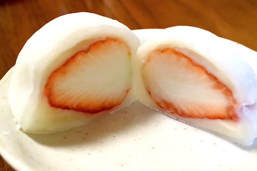 白あんいちご大福断面図