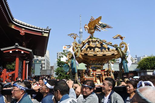 三社祭の神輿