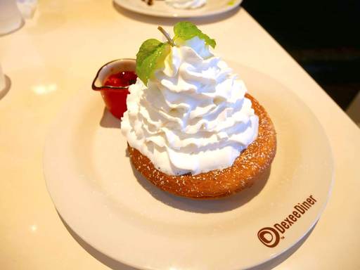 パンケーキ ストロベリーチーズケーキ